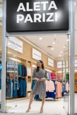 Дамска рокля с къс ръкав