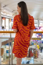 Дамска рокля с къс ръкав и V-образно деколте - Image 2