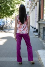 Трикотажна, дамска блуза без ръкави с гръцко деколте - Image 3