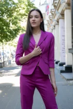 Ленен дамски костюм от двуредно сако и панталон с широк крачол - Image 2