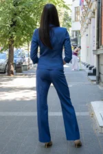 Костюм от двуредно дамско сако и ленен панталон с широк крачол - Image 4