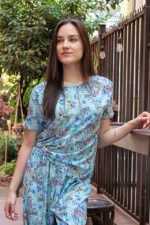 Дамска блуза с къс ръкав