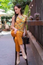 Трикотажна, дамска блуза без ръкави с гръцко деколте - Image 2