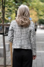 Късо дамско сако букле каре - Image 12