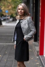 Късо дамско сако букле каре - Image 7