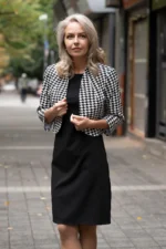 Женствено късо болеро със 7/8-ми ръкав