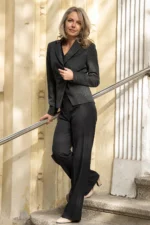 Двуредно дамско сако от плат каре - Image 5