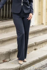 Дамски костюм от сако с остър ревер и широк панталон - Image 9