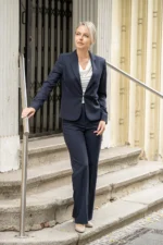 Дамски костюм от сако с остър ревер и широк панталон - Image 8