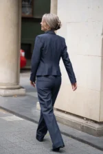 Елегантен дамски костюм с панталон и сако - Image 7