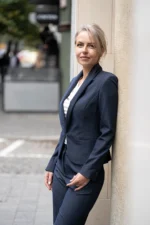 Елегантен дамски костюм с панталон и сако - Image 6