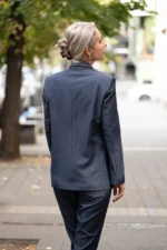 Елегантен дамски костюм с панталон и сако - Image 2