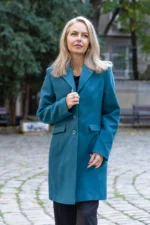 Дамско класическо вталено палто с ревери - Image 2