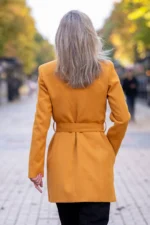 Вталено дамско палто с подвижен колан - Image 4