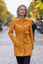 Вталено дамско палто с подвижен колан - Image 2