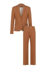 Елегантен дамски костюм в цвят камел