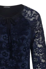 Тъмносиня дантелена рокля 5026-2 – заден изглед | Aleta Parizi